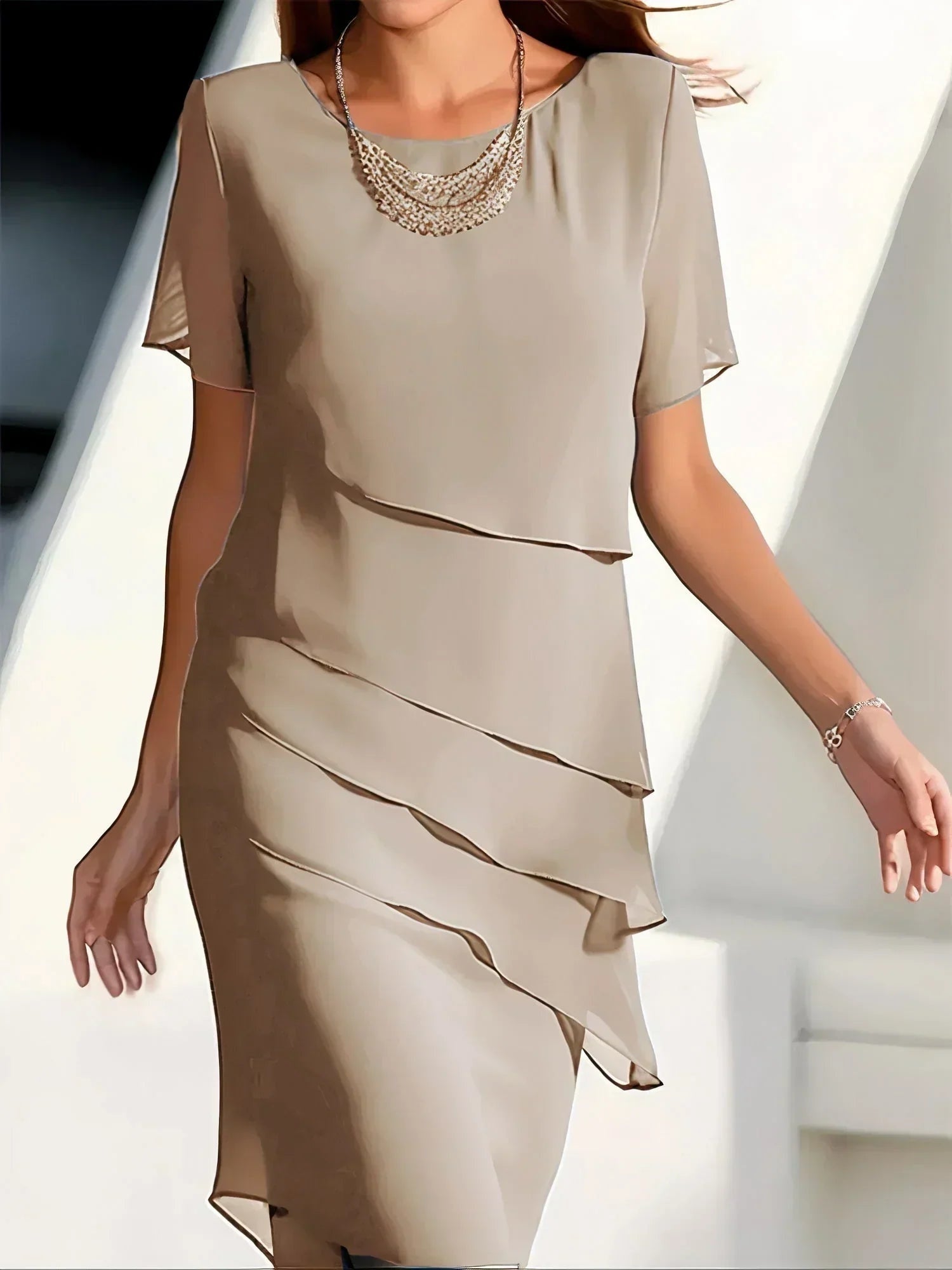 Elegantes Damen-Figurformkleid - Taillierter Schnitt, Schlankmachend